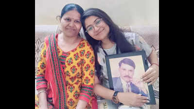 After 10 Attempts, Ahmedabad Girl Becomes a Chartered Accountant — A Promise to Her Late Father Finally Fulfilled