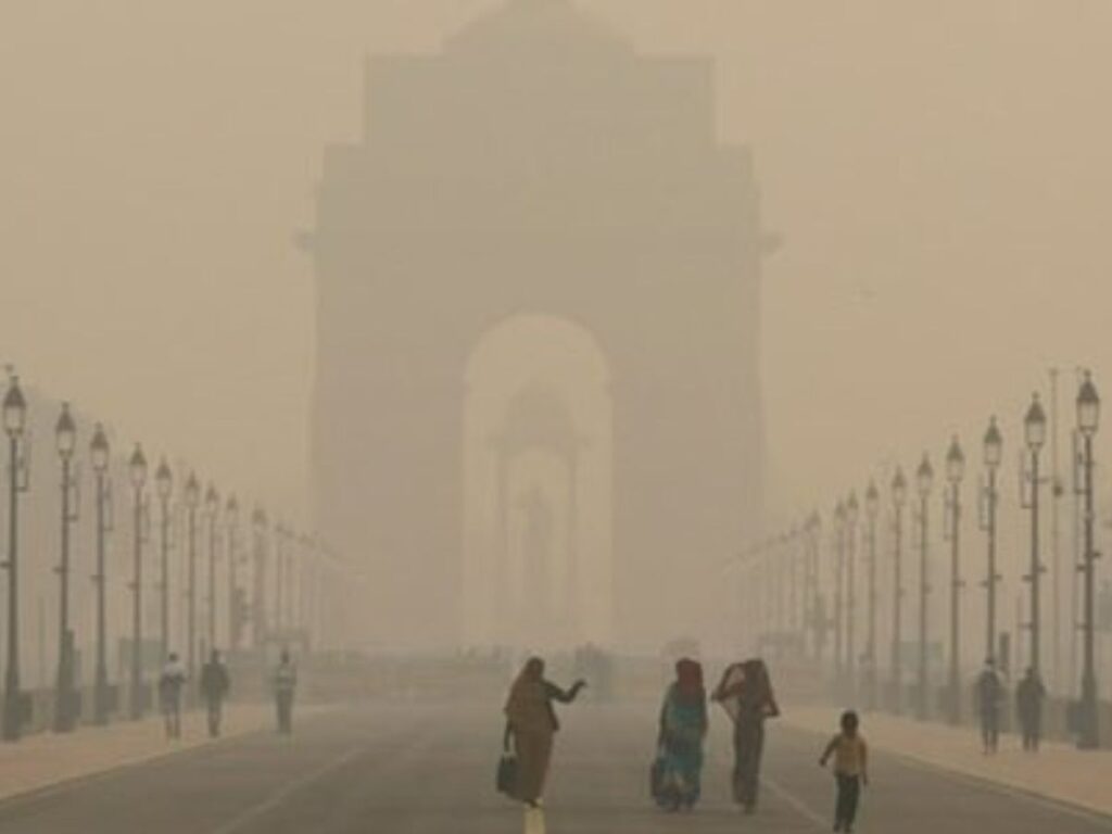 Air Emergency in Delhi: AQI Near 450, Dust Sensor Network Planned to Track Pollution in Real Time