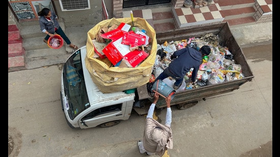 Cash for Free Service? Sec 22 Residents Allege Illegal Charges for Doorstep Waste Pickup