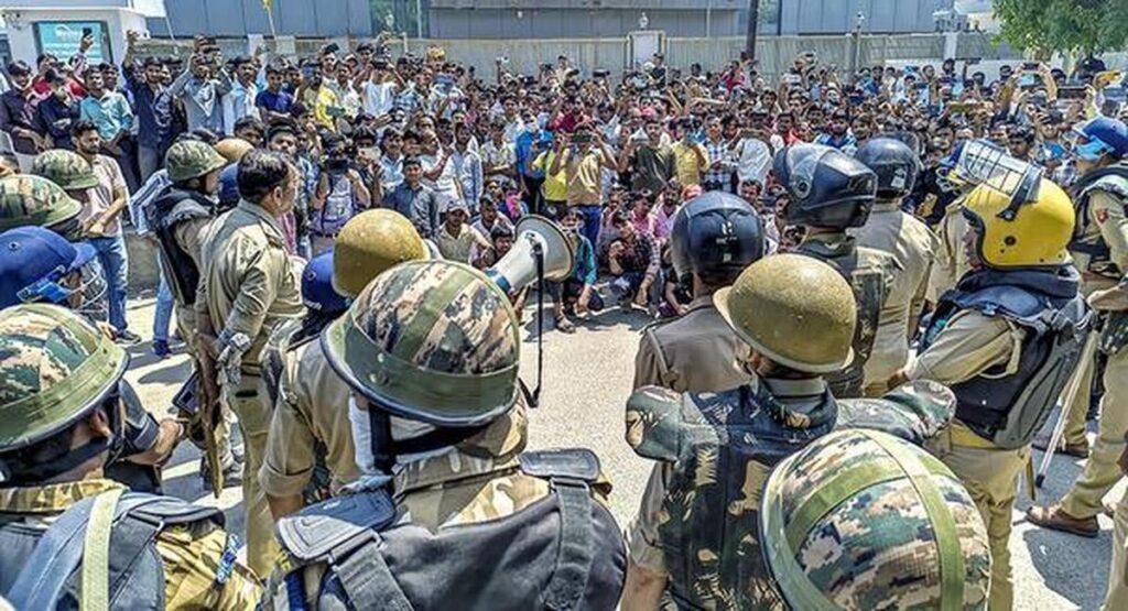 Noida-Ghaziabad Workers Get Big Relief, Salary Hiked After Massive Protests