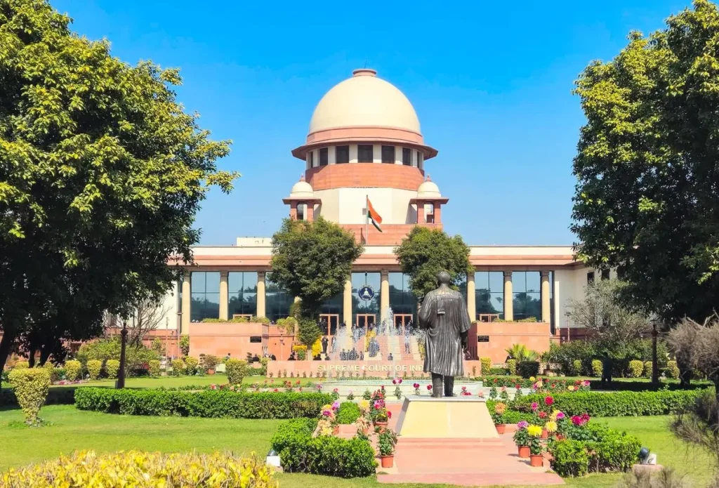 Supreme Court Stops Live Streaming of Case Mentioning, Bars Senior Lawyers from Oral Requests from November 2